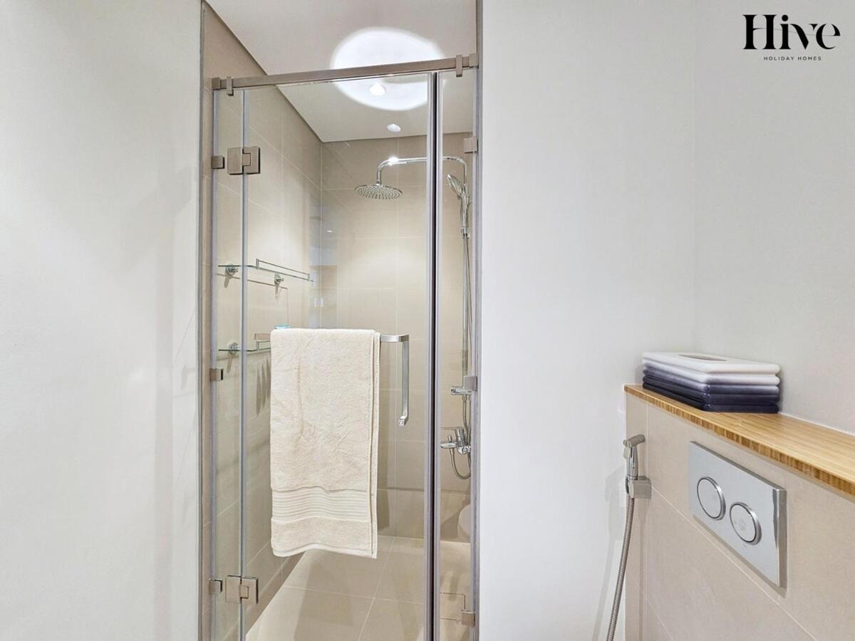 Stunning 1 Bed In Hills Apartment *